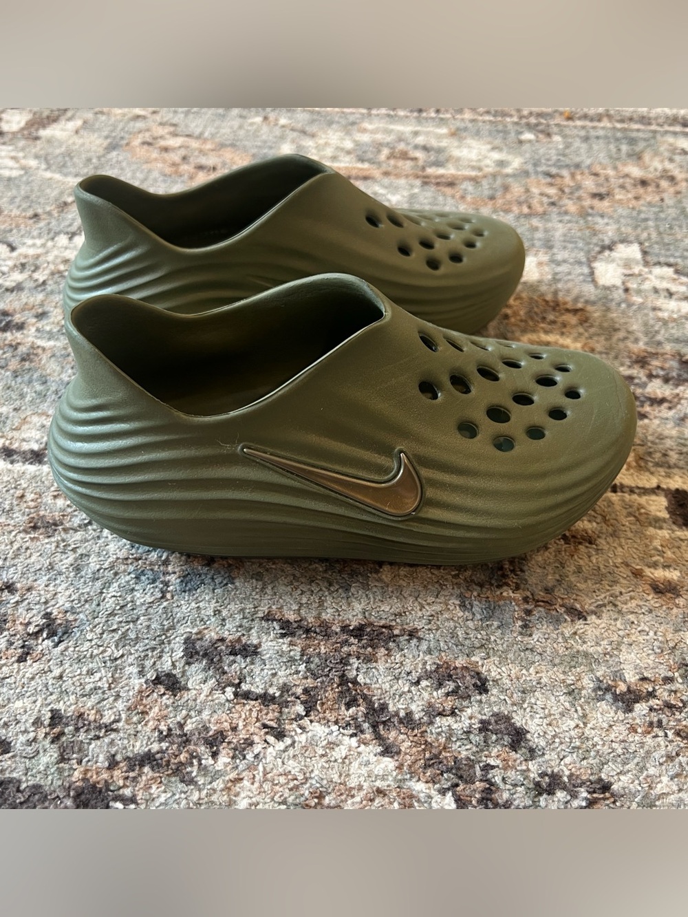 Nike Kids Olive Green Foam Slip-On Clog with Black Swoosh
